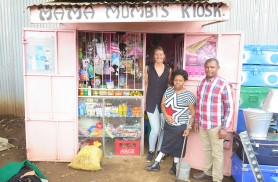 Ann Wangechi, Carol en Irene                  